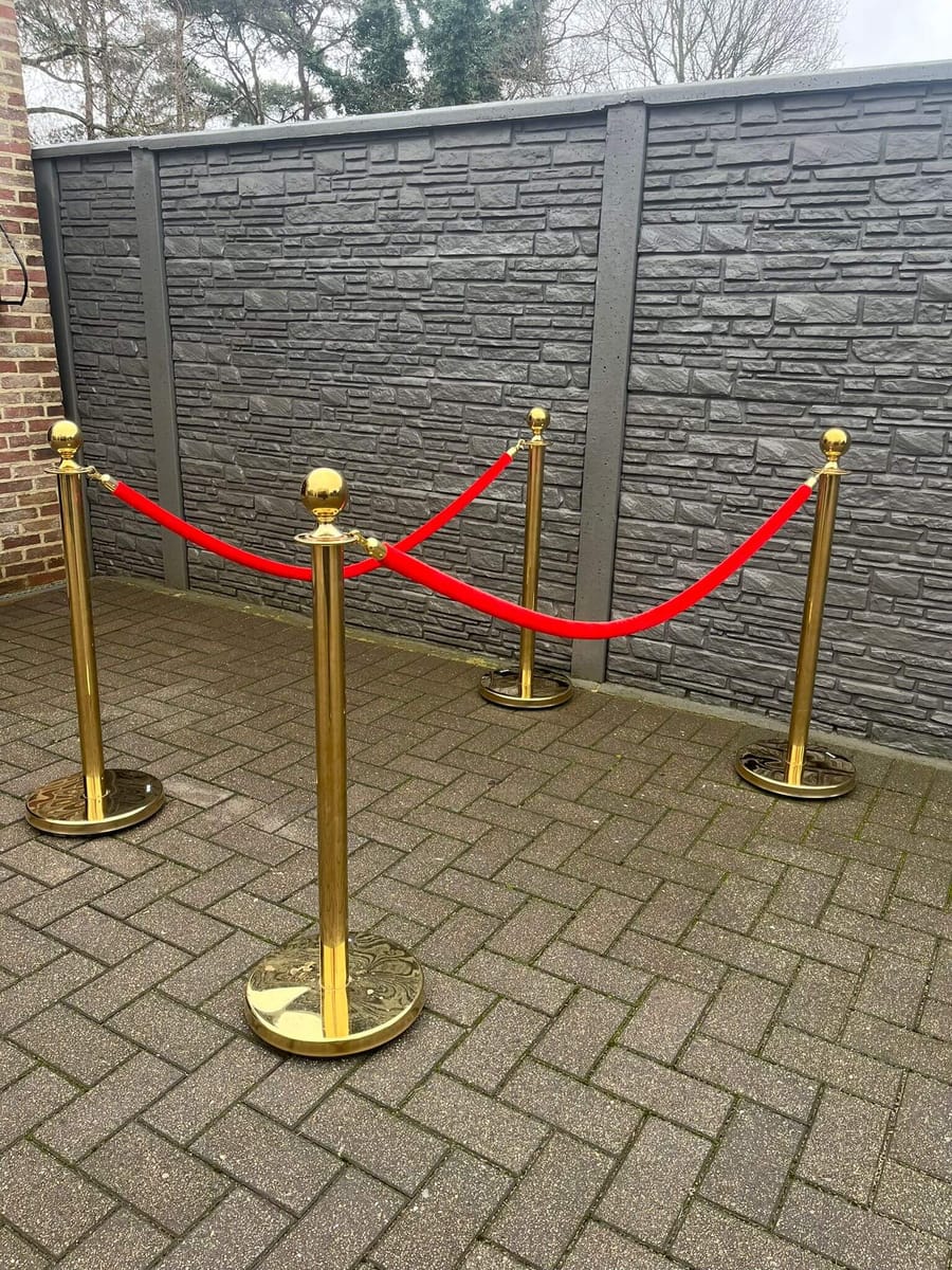 Afzetpaal met Rood Koord